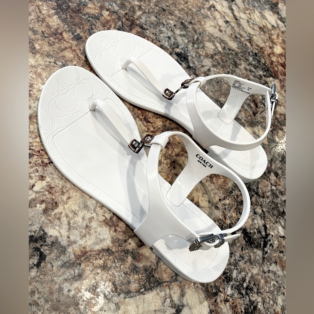 Coach Piccadilly Women's Size 6 White
Jelly Thong Ankle Strap Flat Sandals